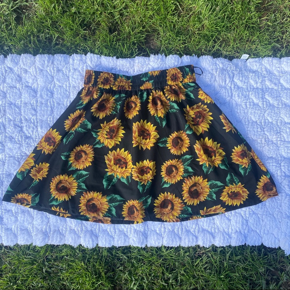Sunflower Mini Skirt 🌻